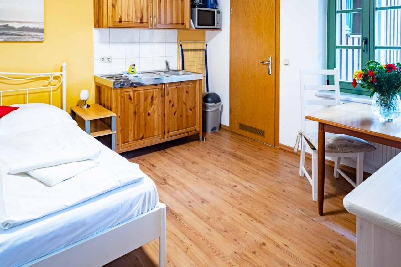 Apartmenthaus Chrischanshof Rostock Esterno foto
