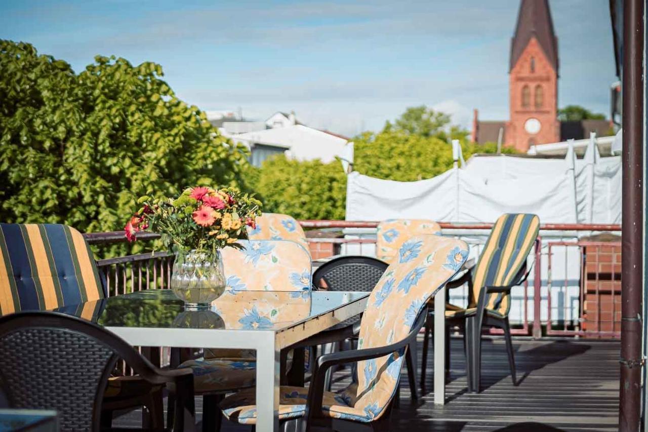 Apartmenthaus Chrischanshof Rostock Esterno foto